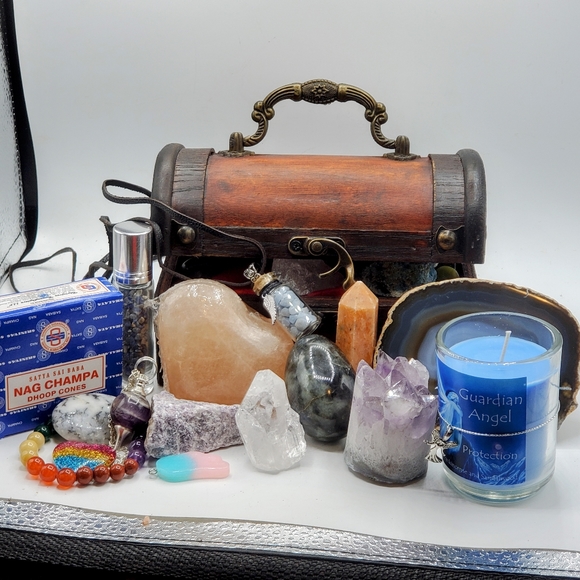 🔥50pc Mystery Box of Crystals - Picture 2 of 10